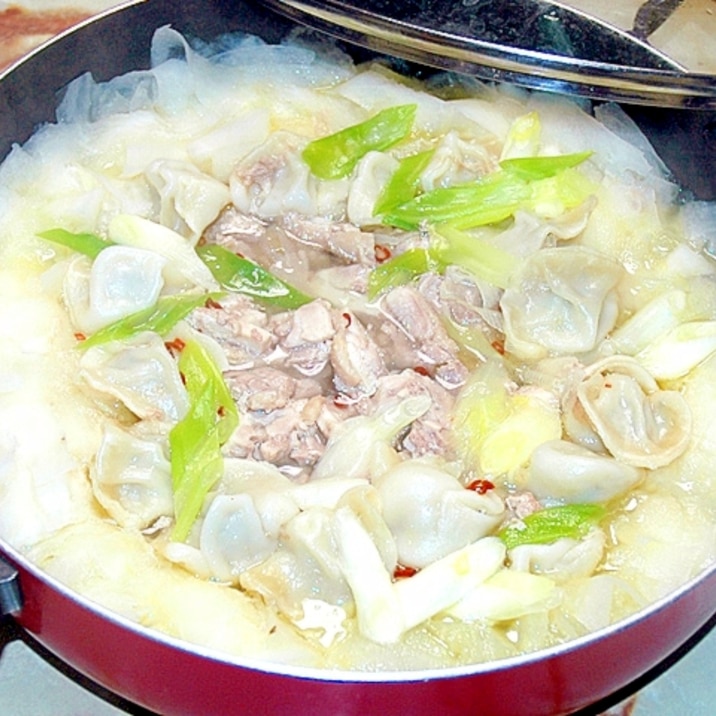 大根大量消費！鶏肉と水餃子と大根のヒラヒラ鍋♪